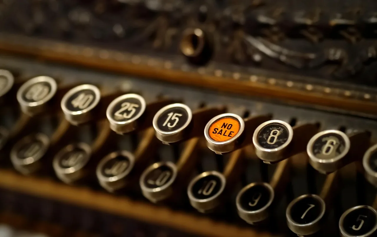 Keys of a mechanical cash register