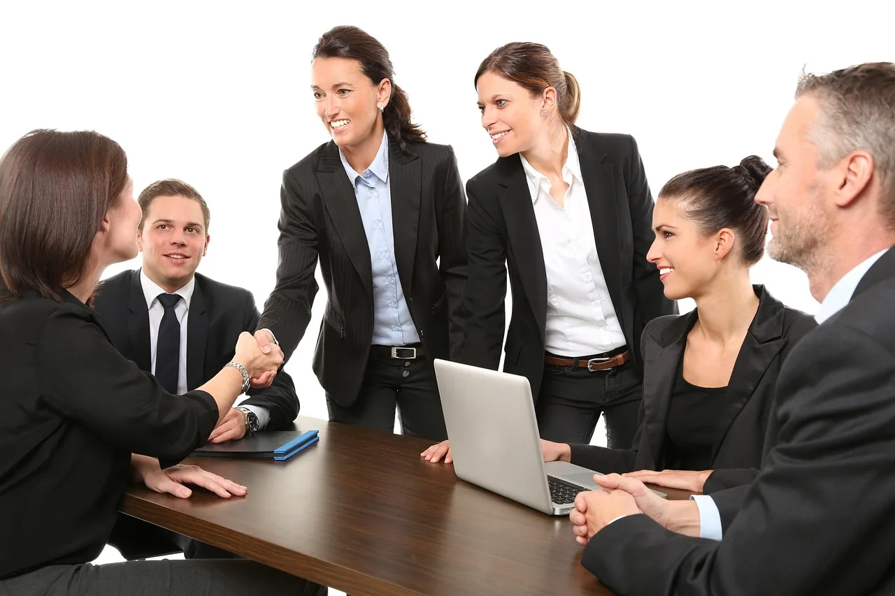 Meeting of a team of practitioners around a table